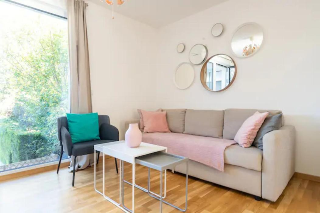 Near Lake Fully Furnished Beautiful Apartment เวียนนา ภายนอก รูปภาพ