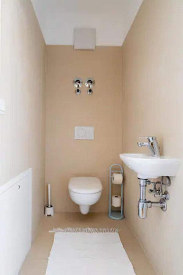 Near Lake Fully Furnished Beautiful Apartment เวียนนา ภายนอก รูปภาพ